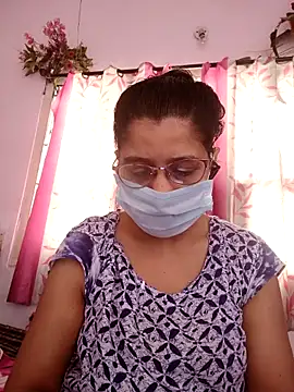 Snapshot of thanusi_2 chatting on 12-19-25, 06:27 thanusi 2 online show from 12-19-25, 06:27