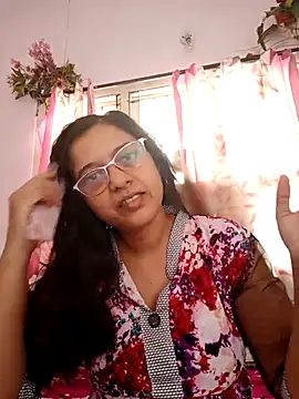 Snapshot of thanusi_2 chatting on 10-10-25, 06:14 thanusi 2 online show from 10-10-25, 06:14