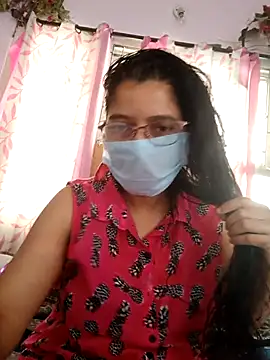 Snapshot of thanusi_2 chatting on 01-06-26, 04:27 thanusi 2 online show from 01-06-26, 04:27