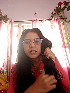 Snapshot of thanusi_2 chatting on 10-08-25, 06:04 thanusi 2 online show from 10-08-25, 06:04