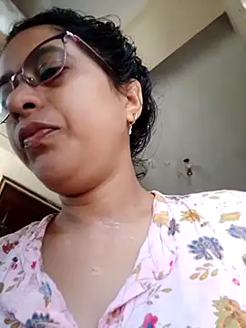 Snapshot of thanusi_2 chatting on 11-20-25, 07:09 thanusi 2 online show from 11-20-25, 07:09