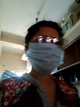 Snapshot of thanusi_2 chatting on 12-20-25, 07:11 thanusi 2 online show from 12-20-25, 07:11