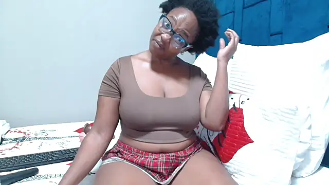 Snapshot of BigBootySimbax chatting on 05-31-26, 06:31 BigBootySimbax online show from 05-31-26, 06:31