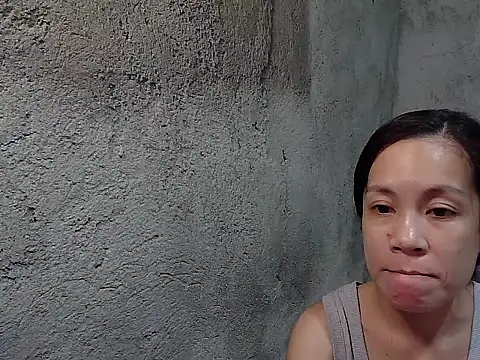 Snapshot of janelovely18 chatting on 05-18-26, 01:38 janelovely18 online show from 05-18-26, 01:38