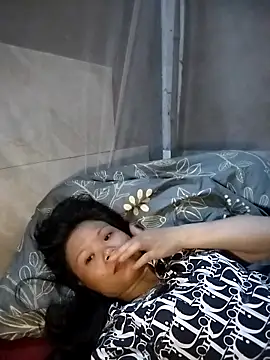 LinhNa999 online show from 04-15-26, 01:04