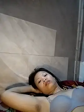 LinhNa999 online show from 11-09-25, 01:04