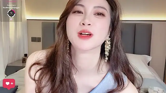 wuyueaini online show from 12-14-25, 06:30