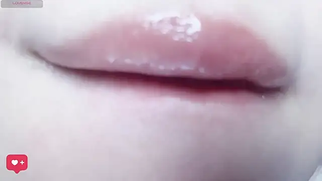 Snapshot of wuyueaini chatting on 10-11-25, 06:14 wuyueaini online show from 10-11-25, 06:14