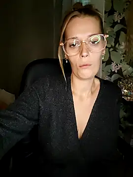 Mila Luciphya online show from 09-29-25, 08:32