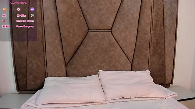 Isabela Colins online show from 09-26-25, 12:12