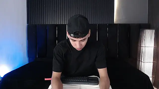 Dominic ghost online show from 03-04-26, 12:07