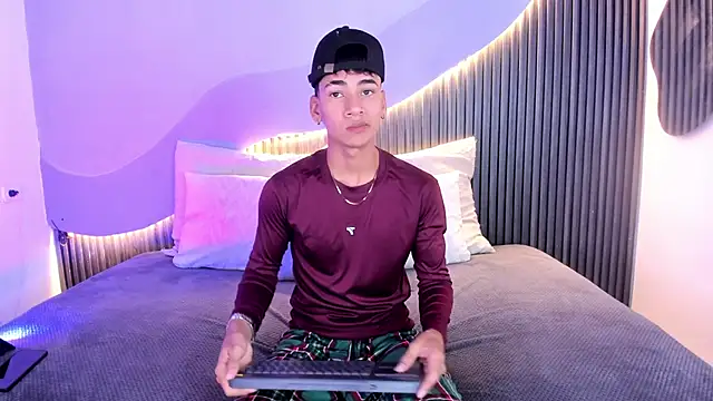 Dominic ghost online show from 11-10-25, 01:10