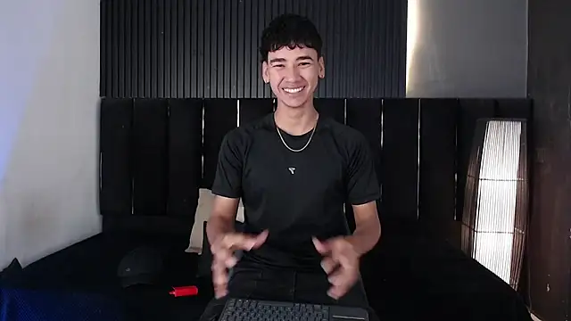 Dominic ghost online show from 04-12-26, 10:13