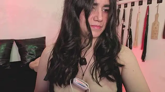 elowen halley1 online show from 01-14-26, 08:45