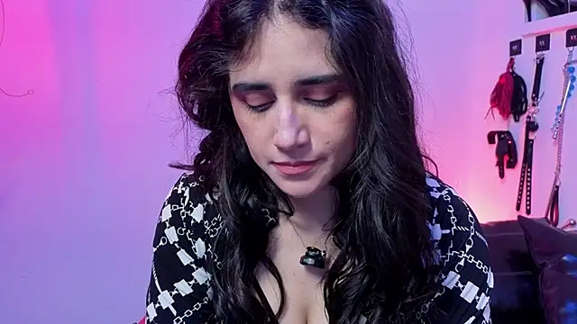 elowen halley1 online show from 02-17-26, 08:28