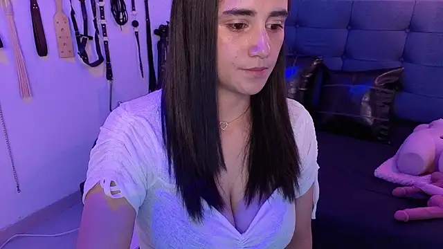 elowen halley1 online show from 10-05-25, 07:26