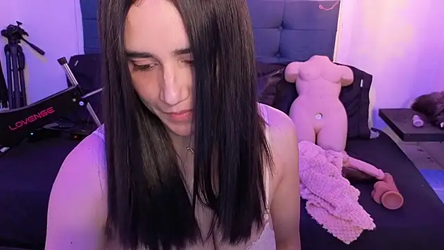 elowen halley1 online show from 10-06-25, 07:36