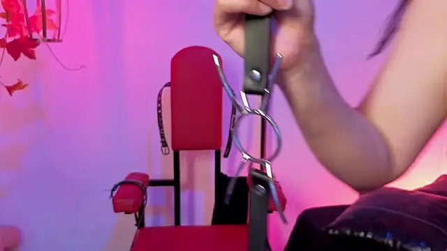 elowen halley1 online show from 03-04-26, 08:05