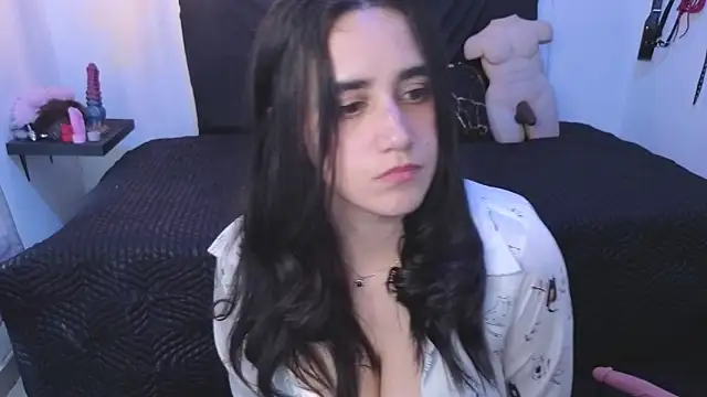 elowen halley1 online show from 11-17-25, 07:51