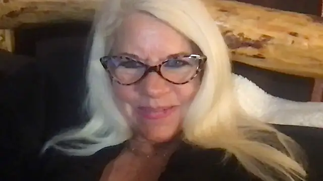 SubMissOlivia online show from 10-31-25, 04:36