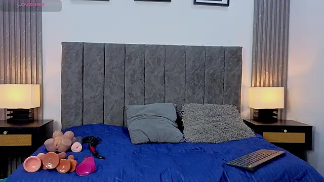 Liam forest  online show from 10-18-25, 04:47