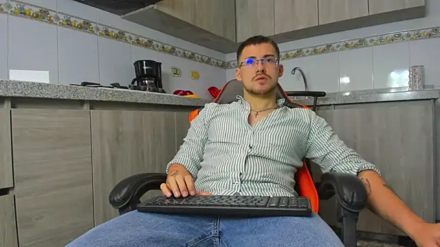 BrunoWalkerr online show from 09-19-25, 01:04