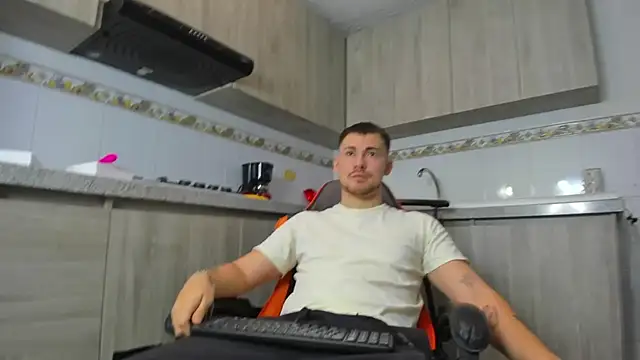 BrunoWalkerr online show from 09-17-25, 01:02