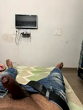 Snapshot of Hotguyforfun chatting on 12-05-25, 12:15 Hotguyforfun online show from 12-05-25, 12:15