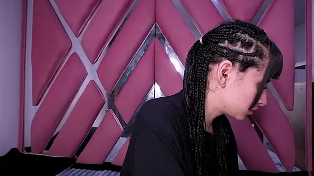 Alynn Bri  online show from 04-10-26, 12:06