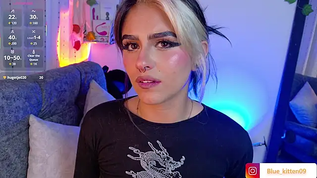 blue kitten online show from 11-28-25, 04:12