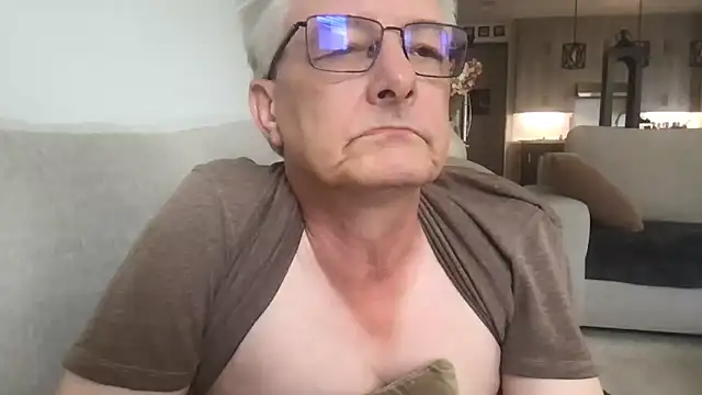 Snapshot of Daddy_Mike69 chatting on 04-25-26, 03:09 Daddy Mike69 online show from 04-25-26, 03:09
