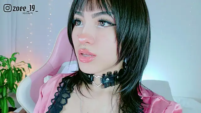 Snapshot of cuteezoe chatting on 05-02-26, 04:07 cuteezoe online show from 05-02-26, 04:07