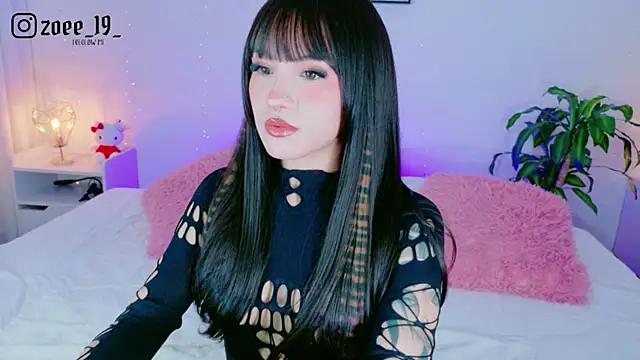 cuteezoe online show from 03-25-26, 04:01