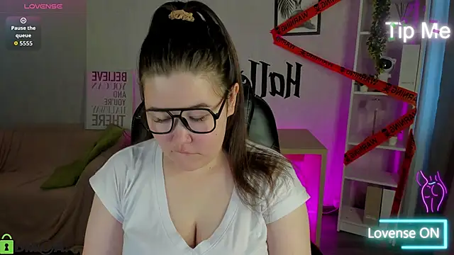 Tara Torres online show from 10-30-25, 07:50