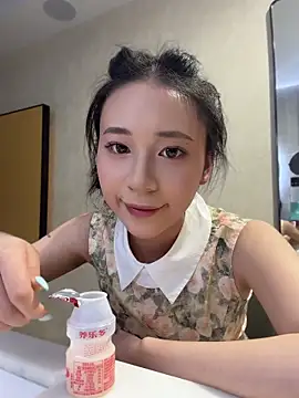 shishi0688 online show from 06-12-26, 03:54