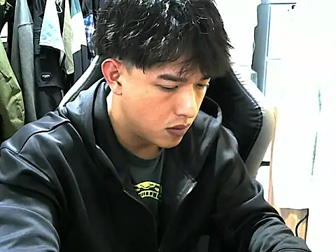Snapshot of hunterXhan chatting on 02-09-26, 01:53 hunterXhan online show from 02-09-26, 01:53