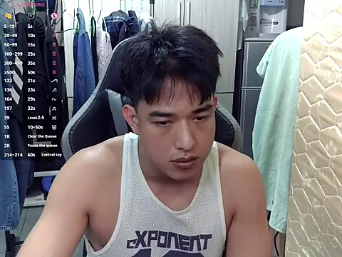 Snapshot of hunterXhan chatting on 05-19-26, 03:19 hunterXhan online show from 05-19-26, 03:19
