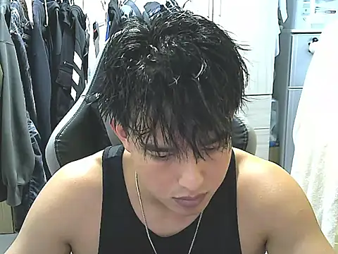 Snapshot of hunterXhan chatting on 01-13-26, 01:26 hunterXhan online show from 01-13-26, 01:26
