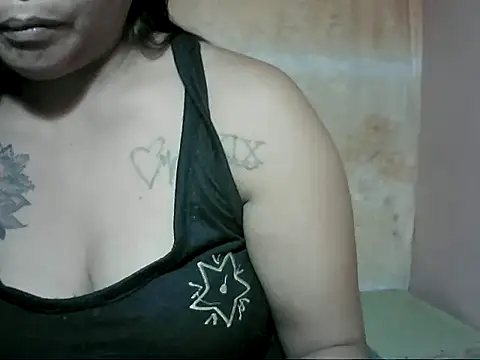 Snapshot of sexymorenapinay_33 chatting on 10-20-25, 12:13 sexymorenapinay 33 online show from 10-20-25, 12:13