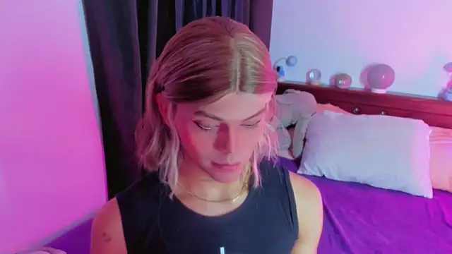 Flora Minx online show from 12-20-25, 06:16