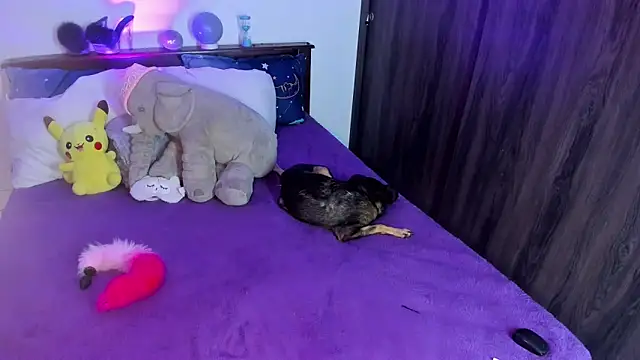 Flora Minx online show from 11-15-25, 12:25