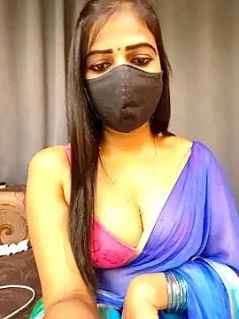 Misss-julli online show from 11-17-25, 08:46