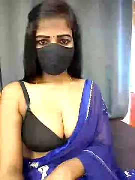 Snapshot of Misss-julli chatting on 03-20-26, 11:00 Misss-julli online show from 03-20-26, 11:00