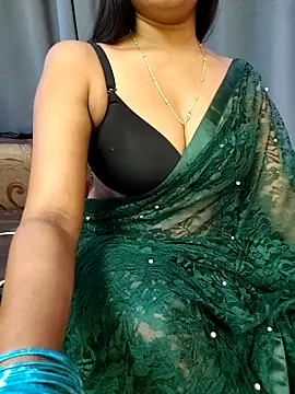 Misss-julli online show from 11-22-25, 06:12