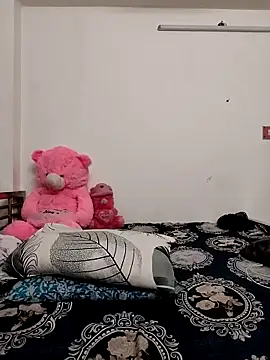 Snapshot of Misss-julli chatting on 09-10-25, 09:52 Misss-julli online show from 09-10-25, 09:52