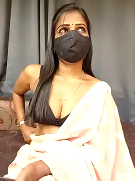 Snapshot of Misss-julli chatting on 10-11-25, 04:41 Misss-julli online show from 10-11-25, 04:41