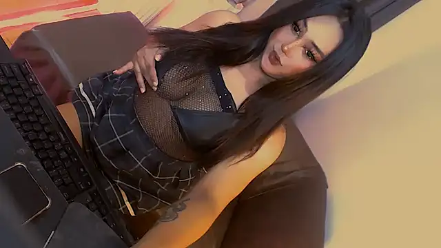 Lilly-lou online show from 11-20-25, 05:08