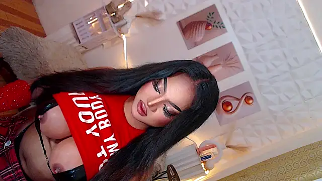 Snapshot of Lilly-lou chatting on 05-01-26, 05:56 Lilly-lou online show from 05-01-26, 05:56