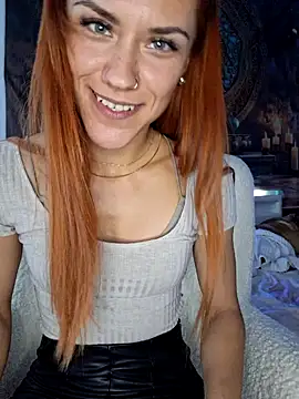 Snapshot of SlimBellaa chatting on 10-23-25, 10:36 SlimBellaa online show from 10-23-25, 10:36