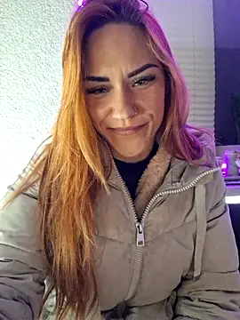 Snapshot of SlimBellaa chatting on 11-28-25, 09:15 SlimBellaa online show from 11-28-25, 09:15